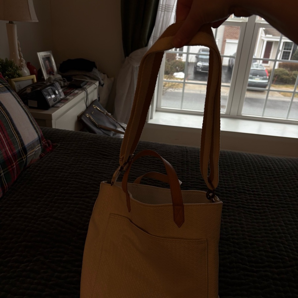 Thirty-One Cream Shoulder Bag